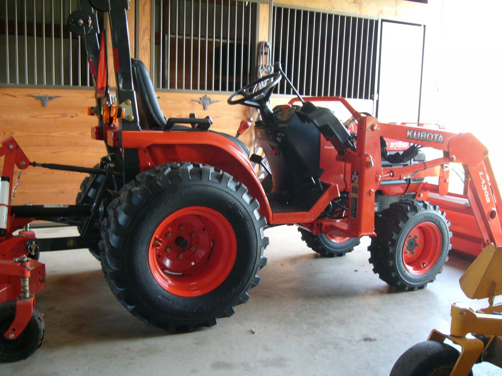 KUBOTA B7510 CZĘŚCI DO SILNIKA